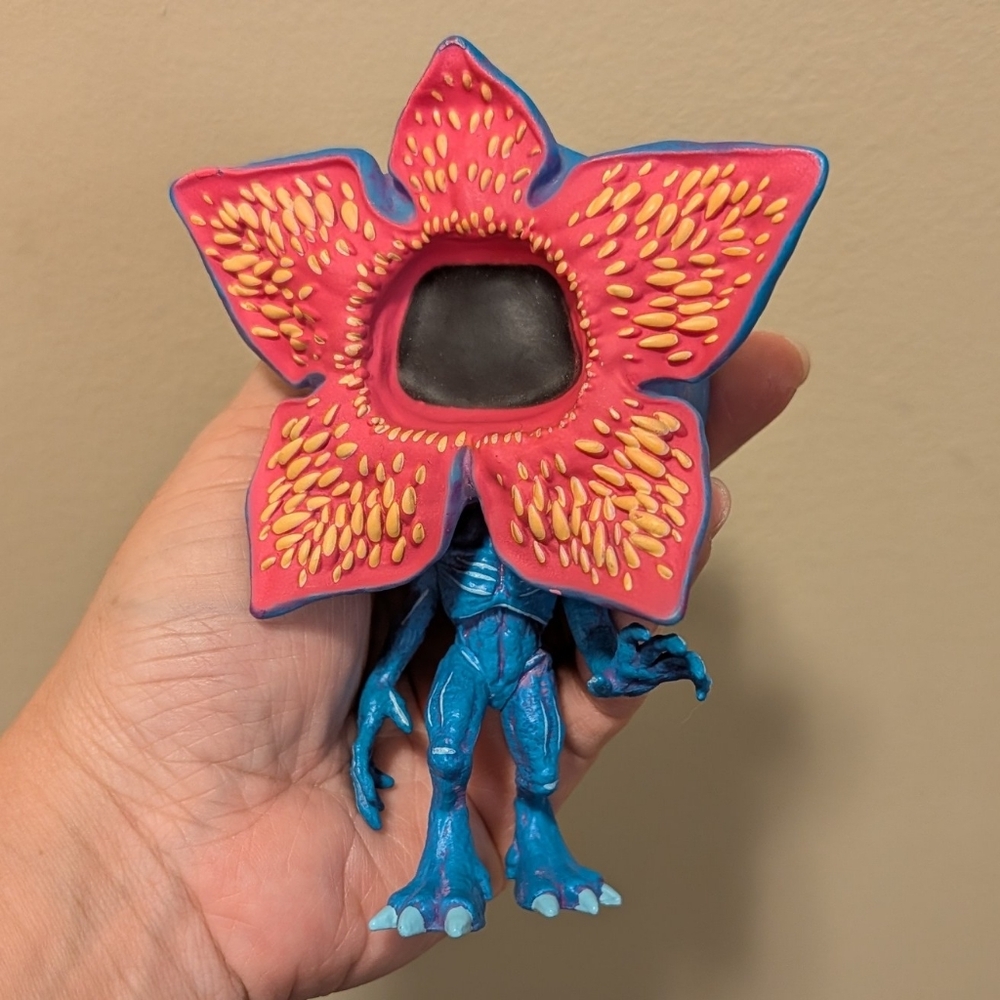 RARE Pop Funko Stranger Things Demogorgon (Blacklight, #428)